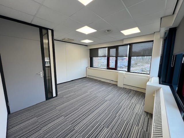 Bekijk foto 5 van Lopikerplein 2-a