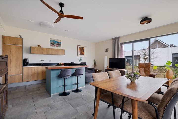 Photo 13 of Teunisbloem 4