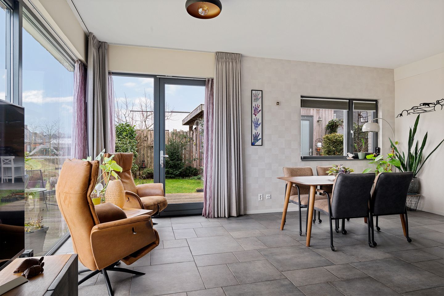 Photo 19 of Teunisbloem 4