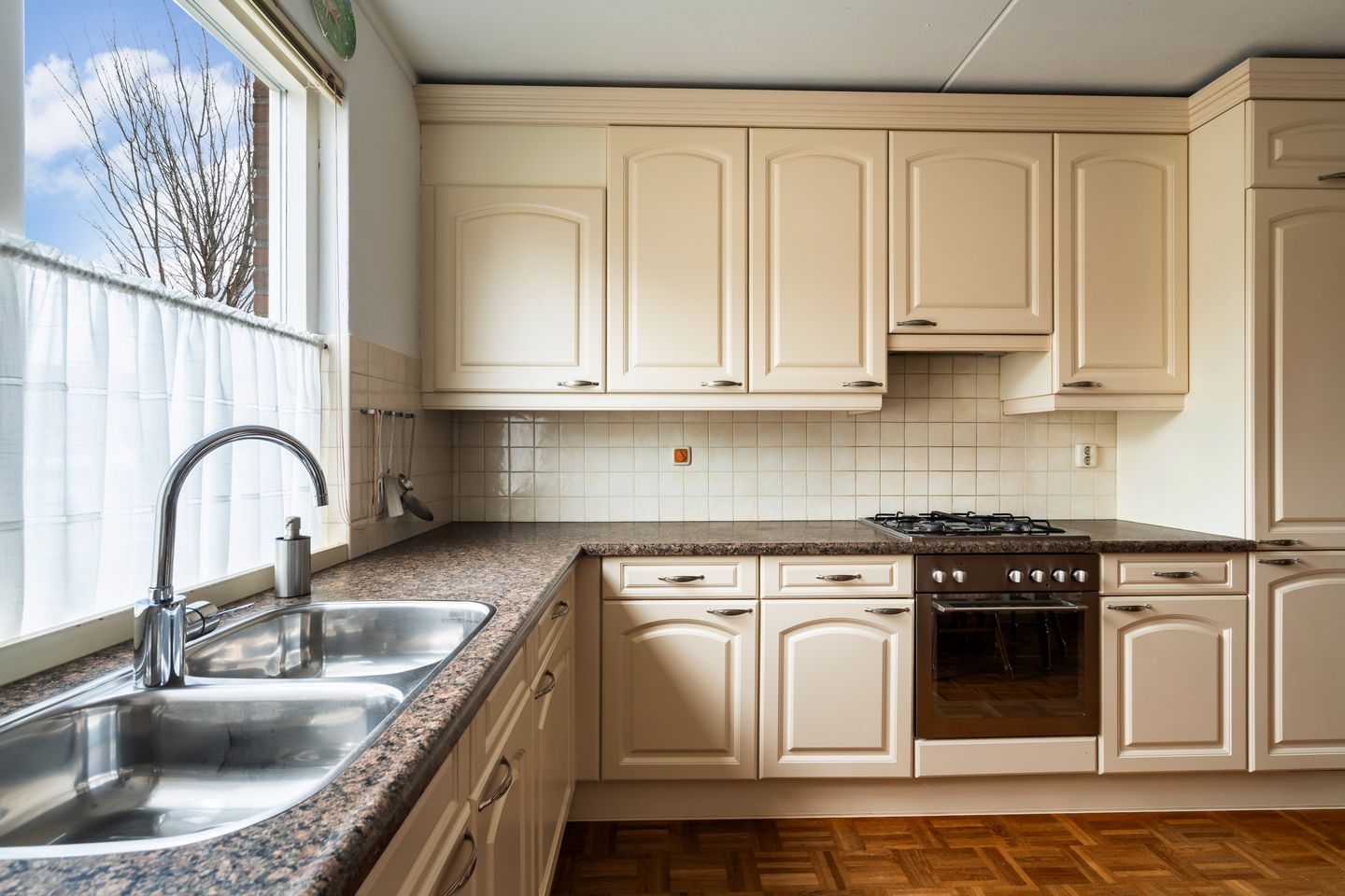 Foto 19 van Glanswit 15