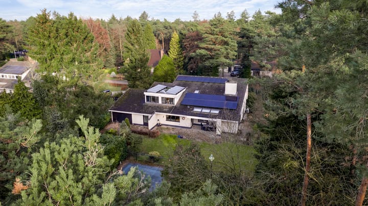 Photo 2 of Valkenlaan 17