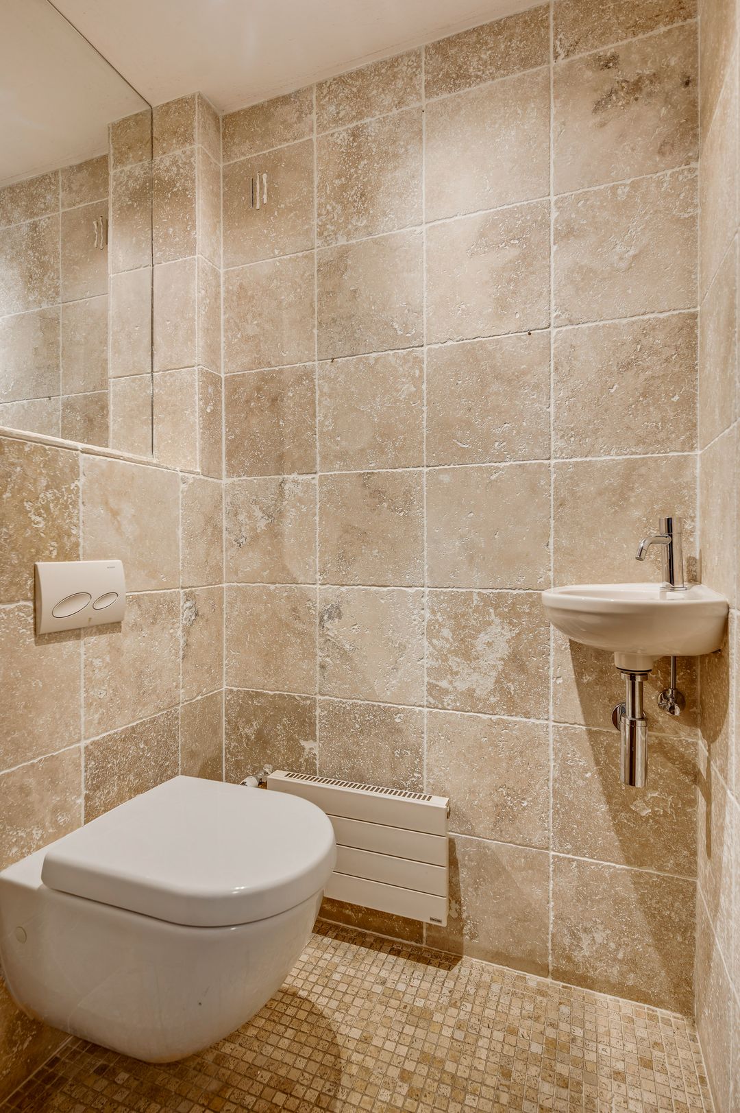 Photo 11 of Valkenlaan 17