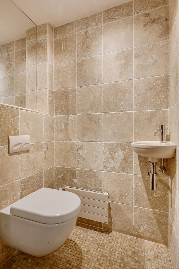 Photo 11 of Valkenlaan 17