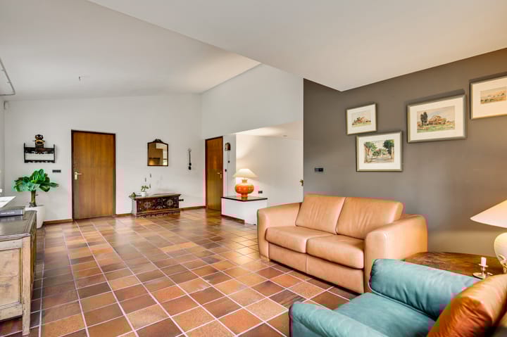 Photo 14 of Valkenlaan 17