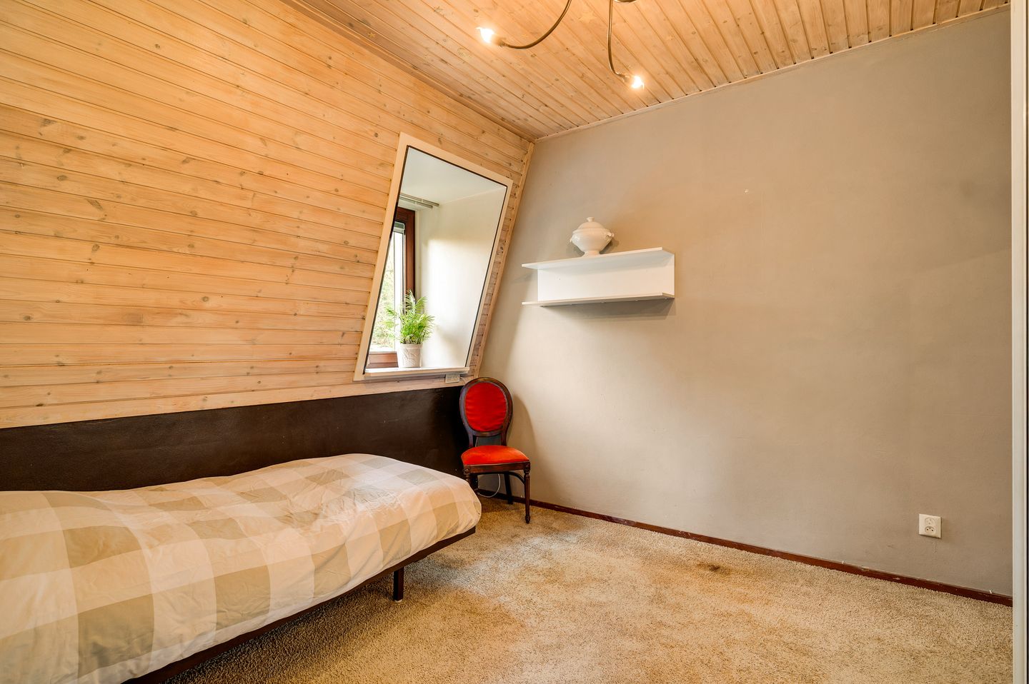 Photo 35 of Valkenlaan 17