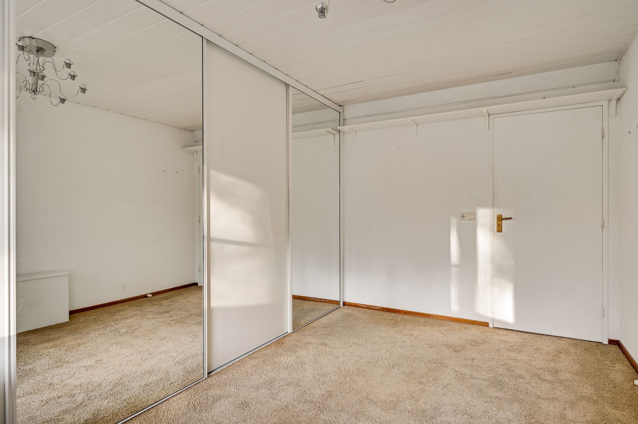 Photo 39 of Valkenlaan 17