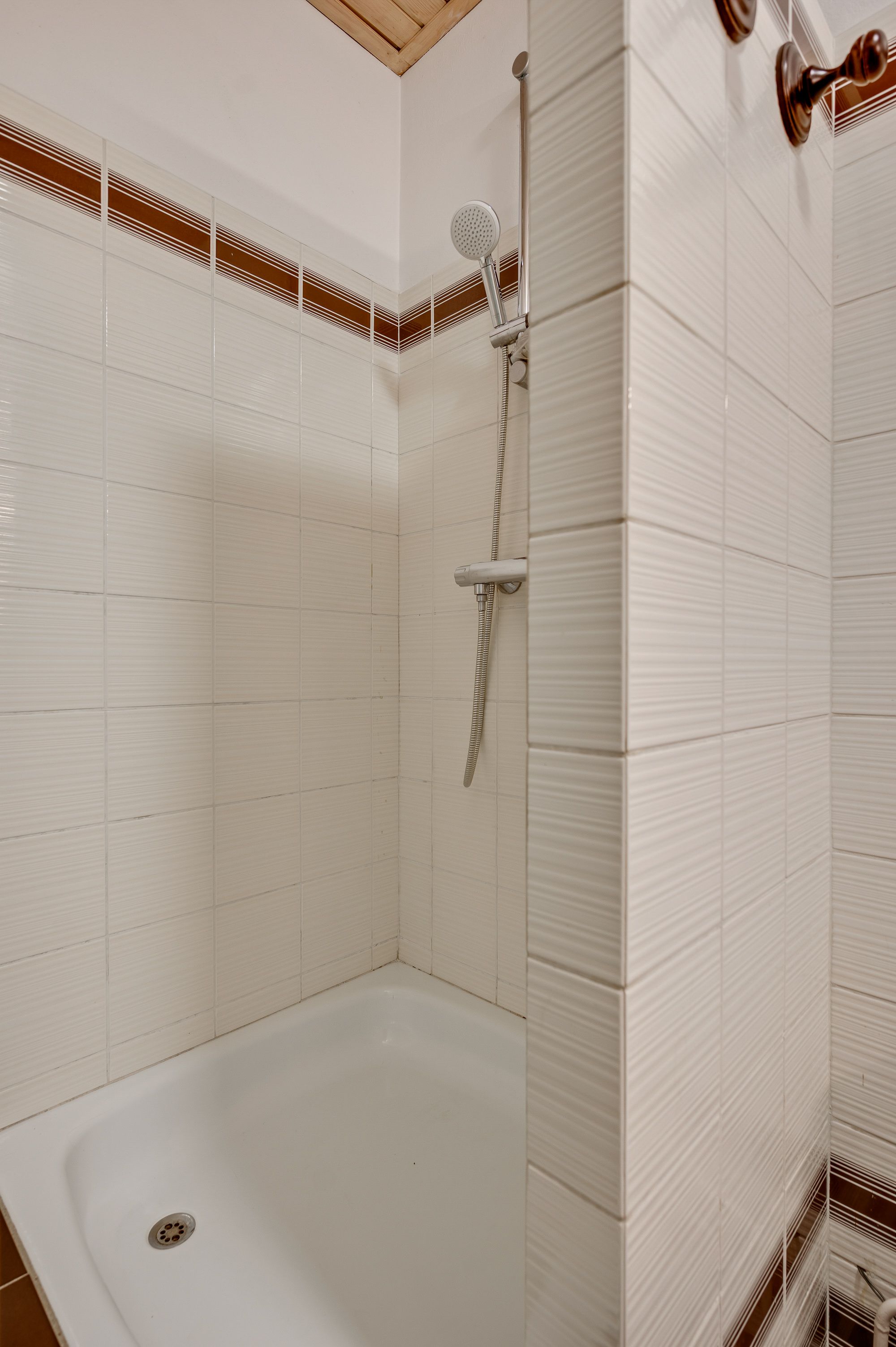 Photo 42 of Valkenlaan 17