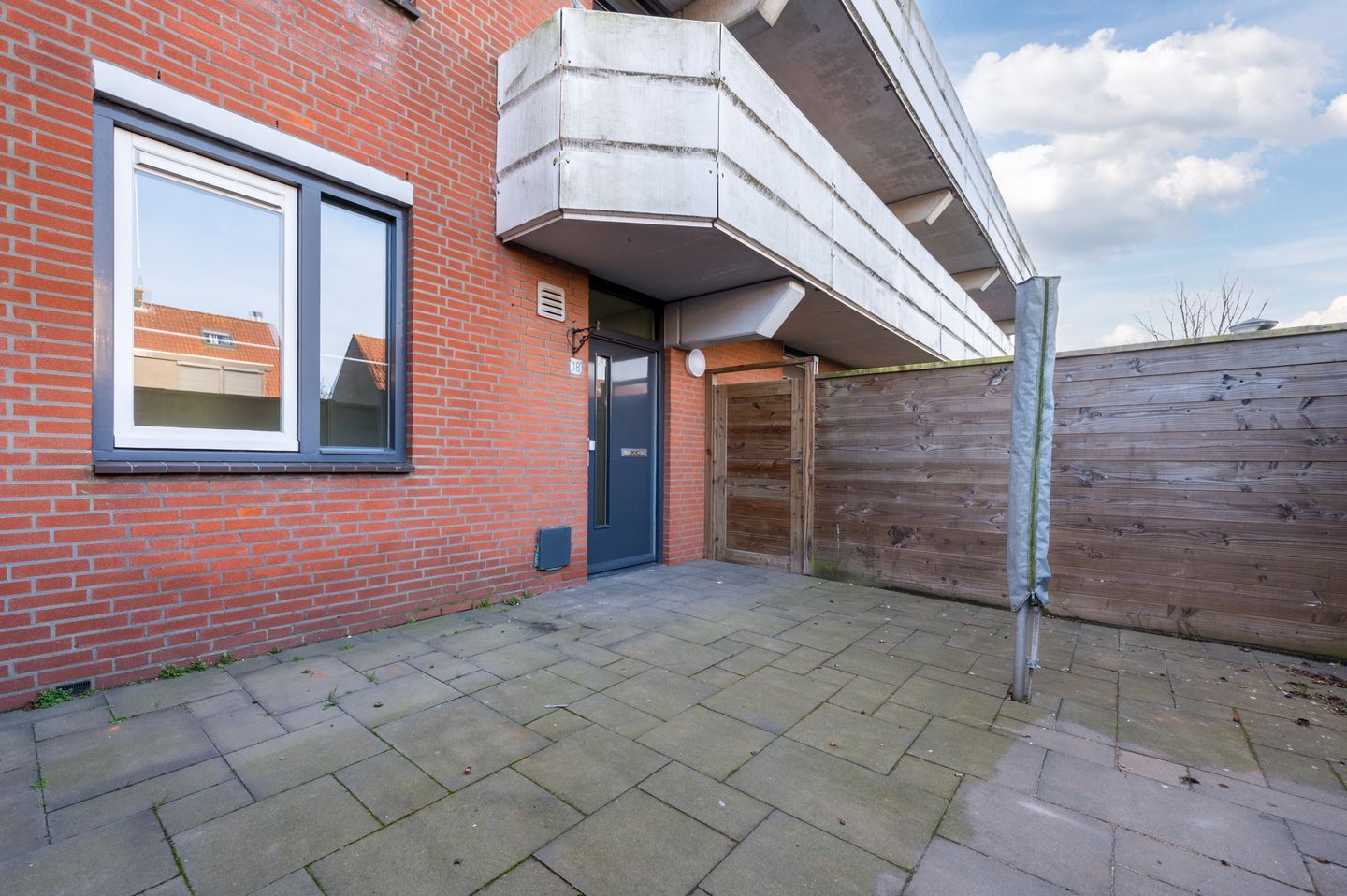 Foto 10 van Pollux 18