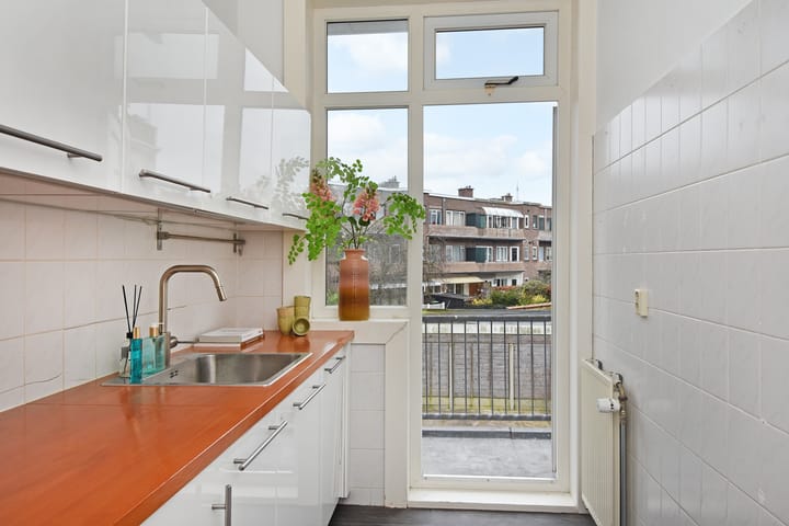 Photo 27 of Van Heutszstraat 161