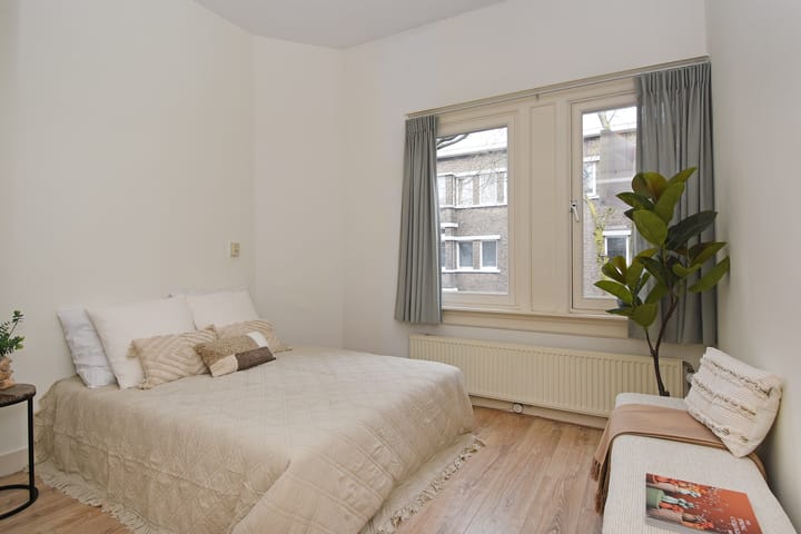 Photo 33 of Van Heutszstraat 161