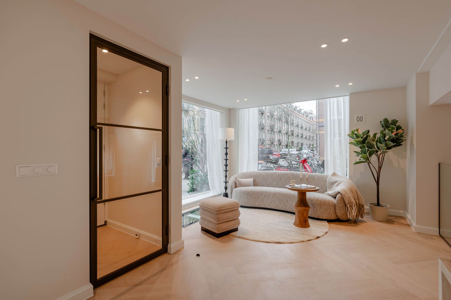 Photo 5 of Eerste Helmersstraat 34