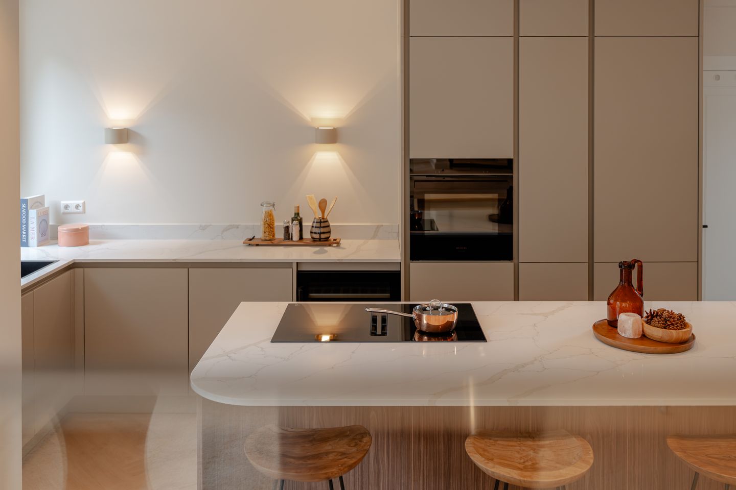 Photo 10 of Eerste Helmersstraat 34