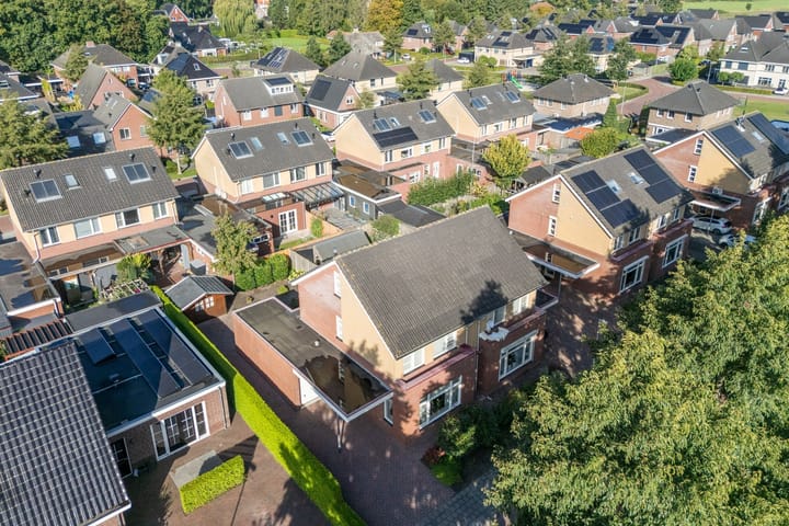 Photo 2 of Rozemarijn 14