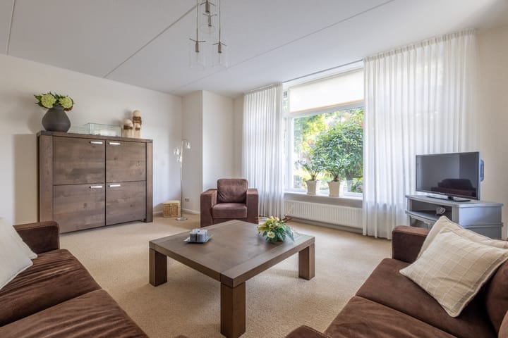 Photo 9 of Rozemarijn 14