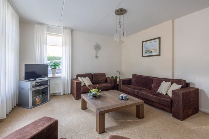 Photo 10 of Rozemarijn 14