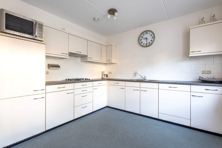 Photo 13 of Rozemarijn 14