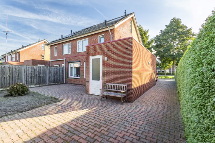 Photo 30 of Rozemarijn 14