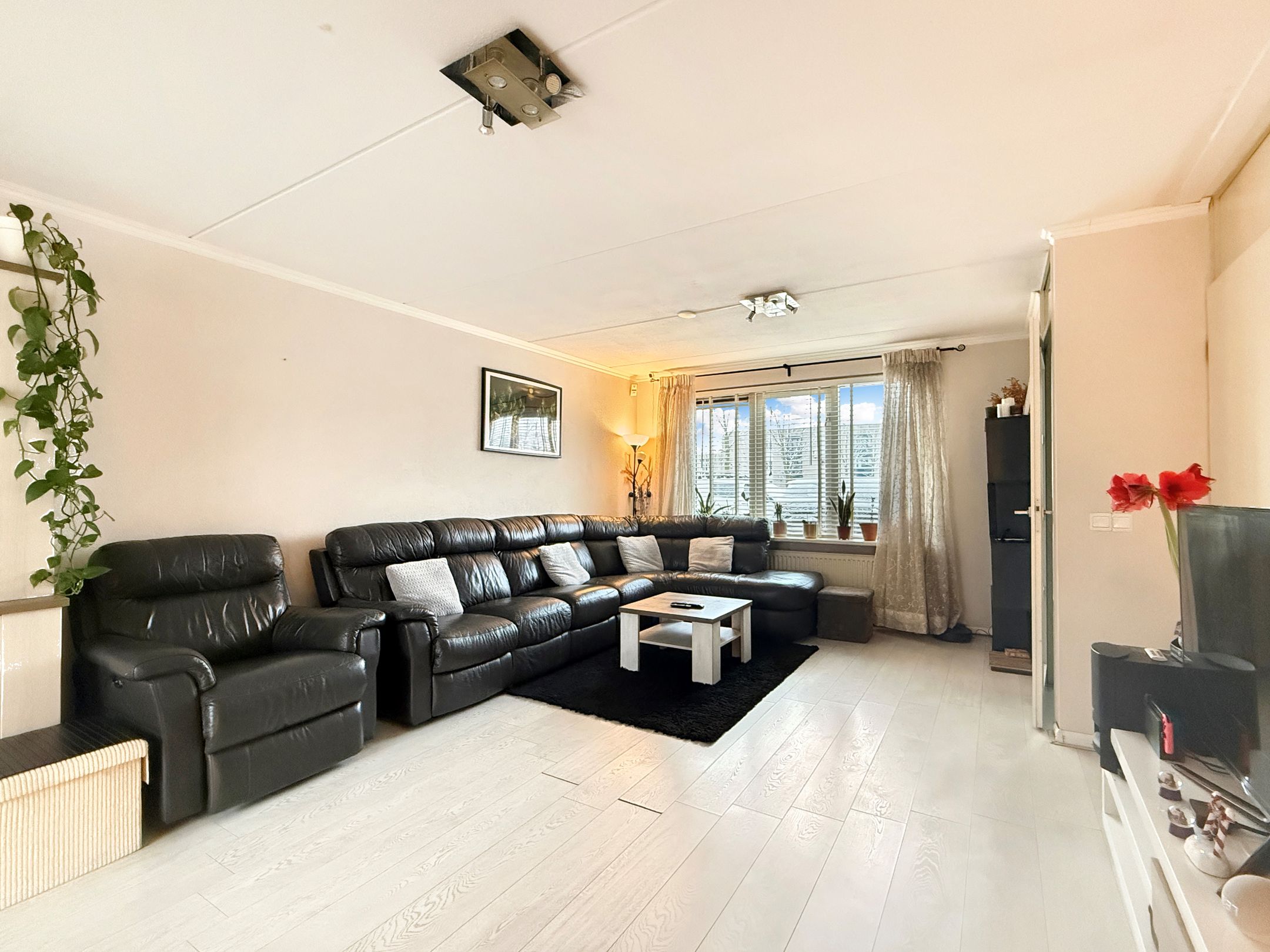 Foto 3 van Reina Prinsen Geerligsdreef 35