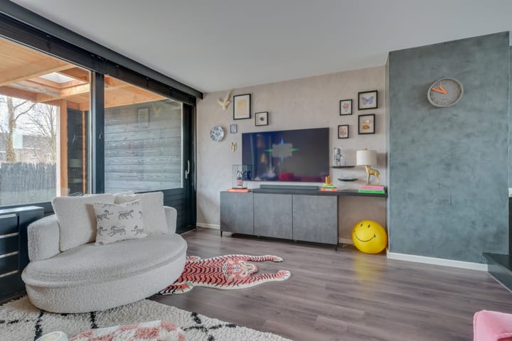 Foto 16 van J. van de Veldelaan 84