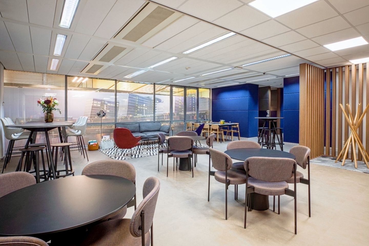 View photo 4 of Schiphol Boulevard 127