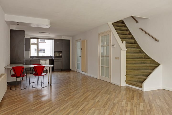 Photo 4 of Willemstraat 25