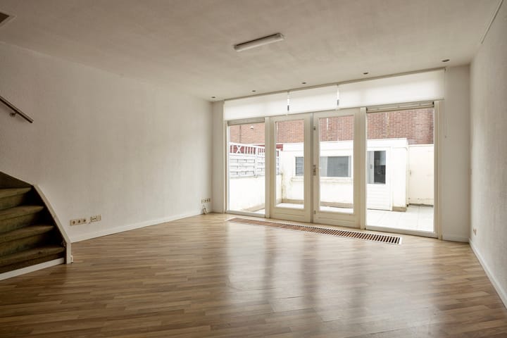 Photo 5 of Willemstraat 25