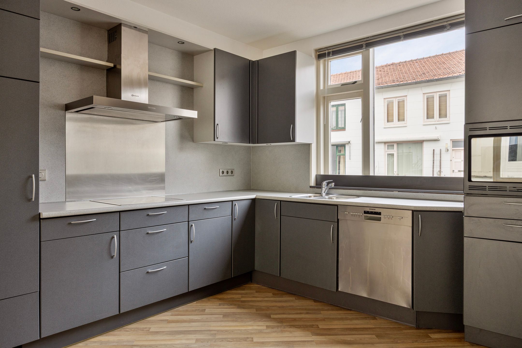 Photo 9 of Willemstraat 25