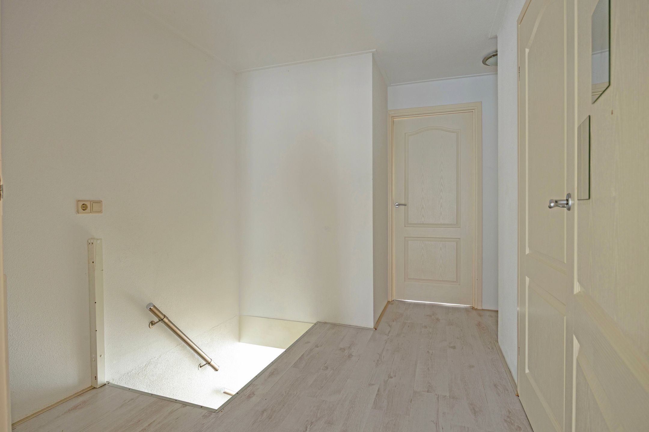 Photo 12 of Willemstraat 25