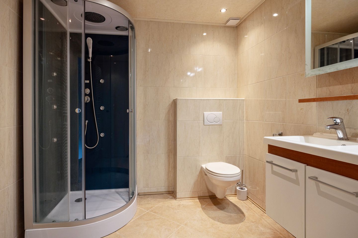 Photo 20 of Willemstraat 25