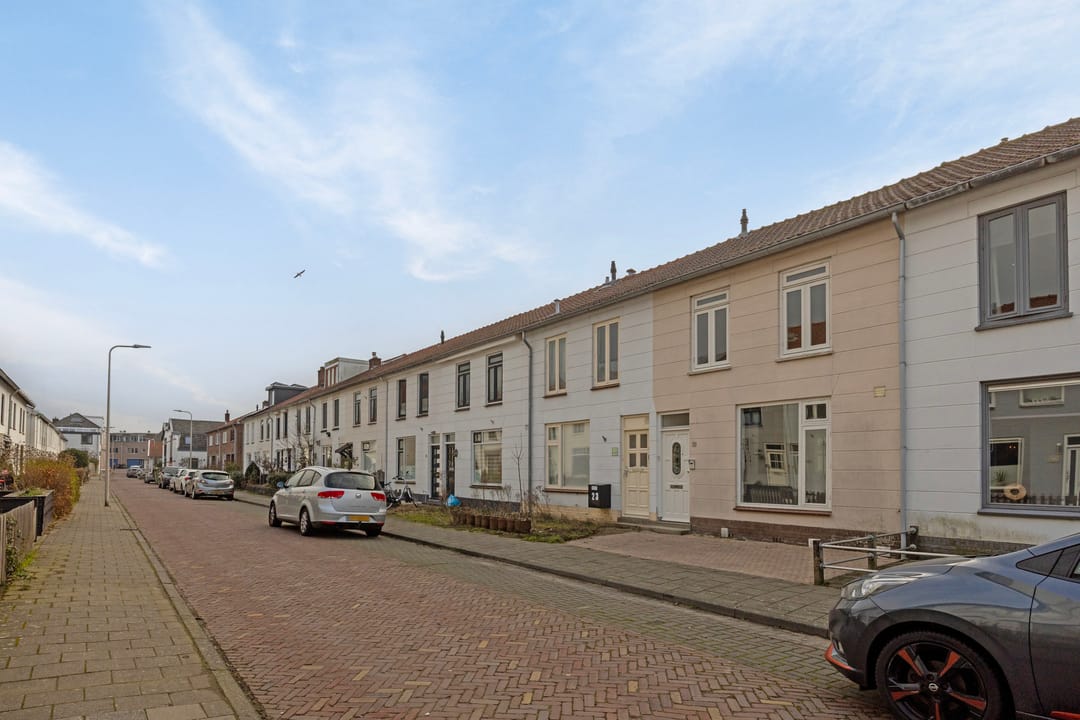 Photo 28 of Willemstraat 25