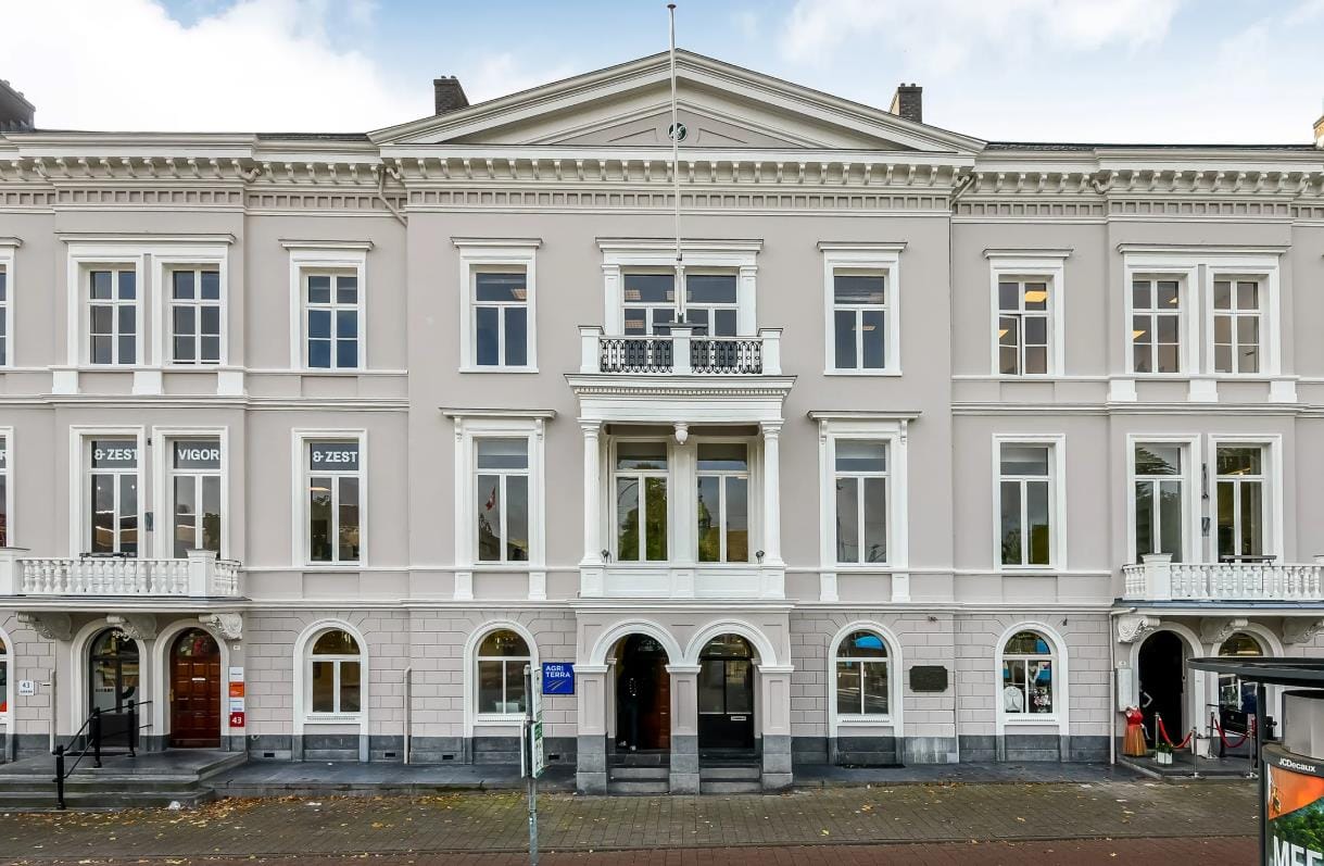 Bekijk foto 1 van Willemsplein 41