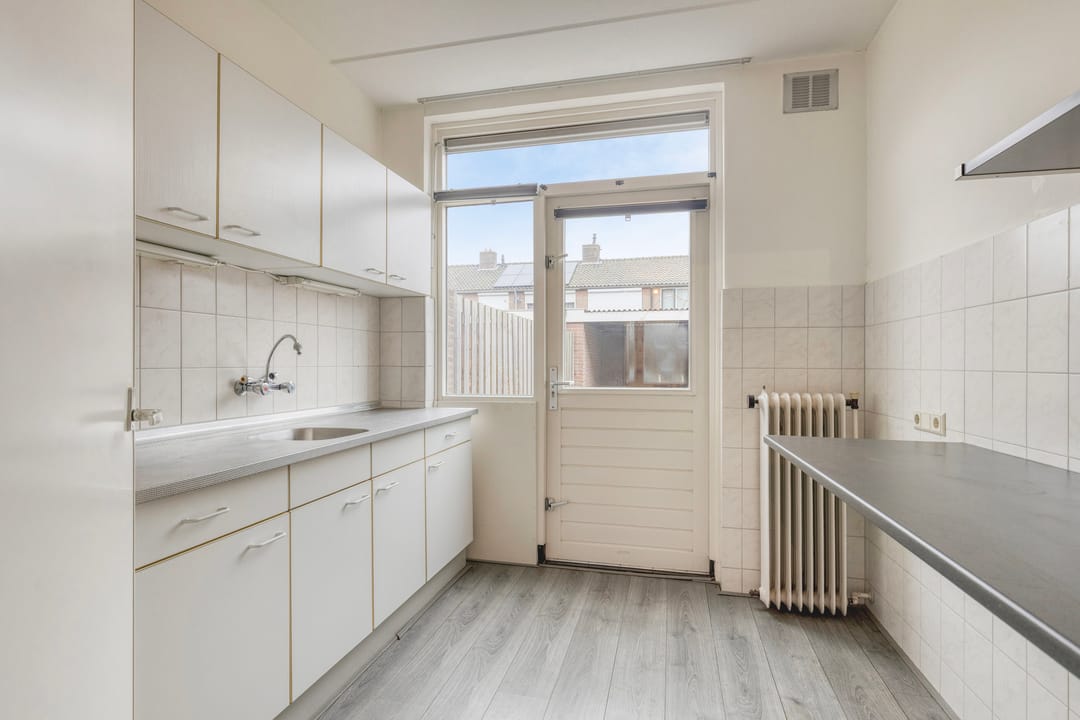 Photo 7 of Diepenbroekstraat 49