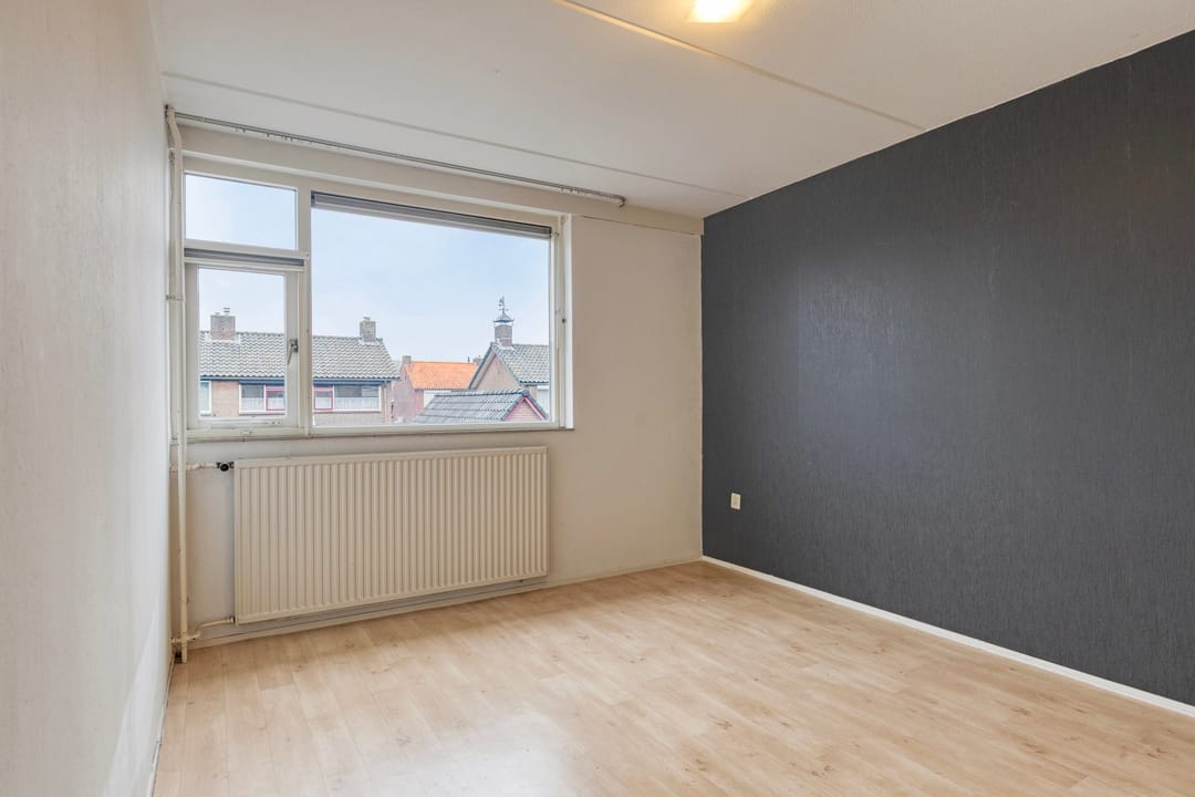 Photo 11 of Diepenbroekstraat 49