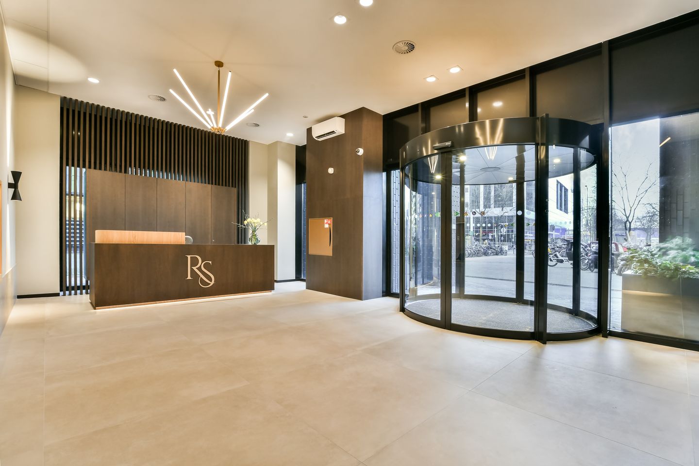 Foto 29 van Gustav Mahlerplein 233