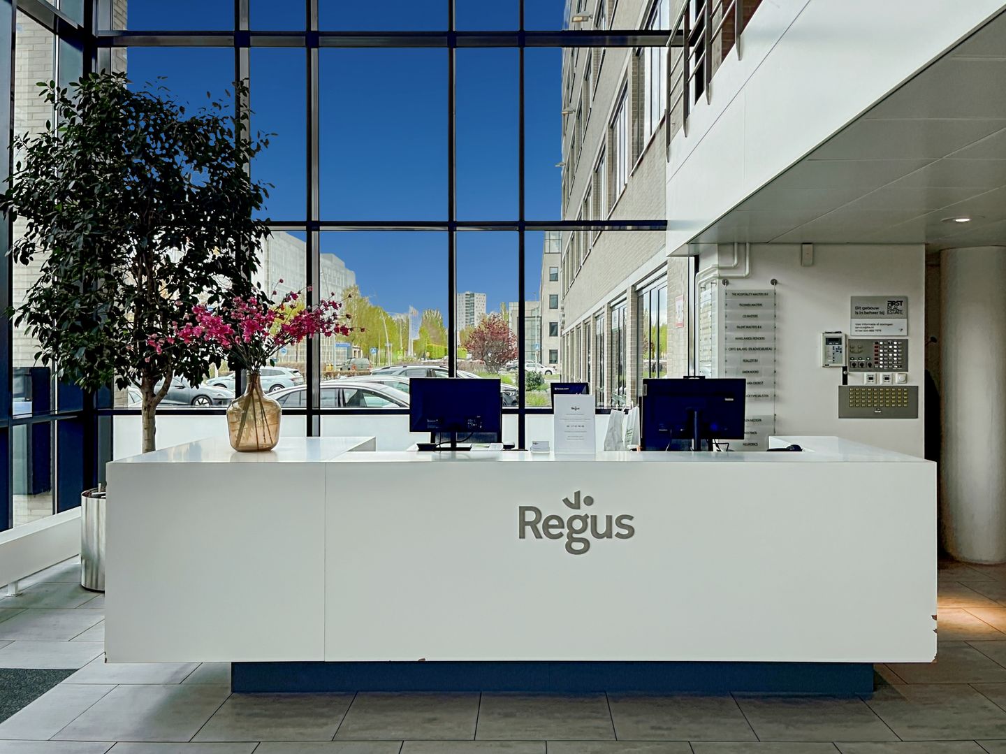 View photo 4 of Paterswoldseweg 806