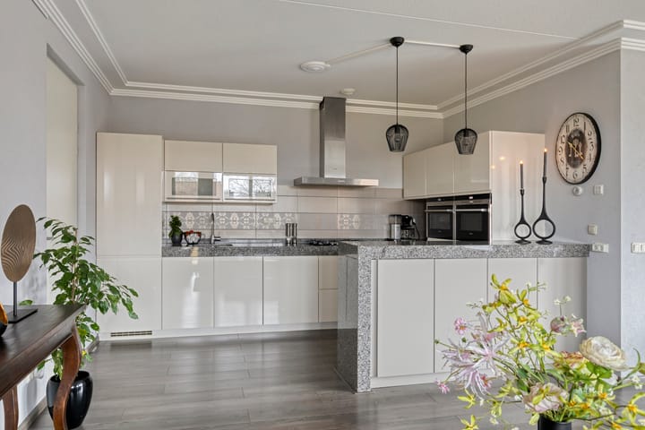 Photo 3 of S.L. Louwesstraat 40