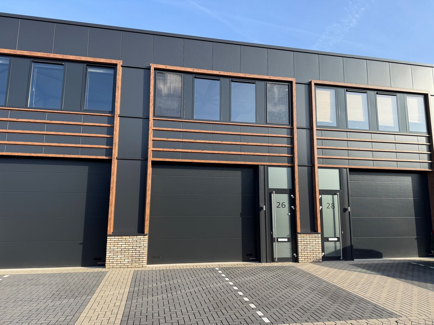 Bekijk foto 1 van Pakketboot 26