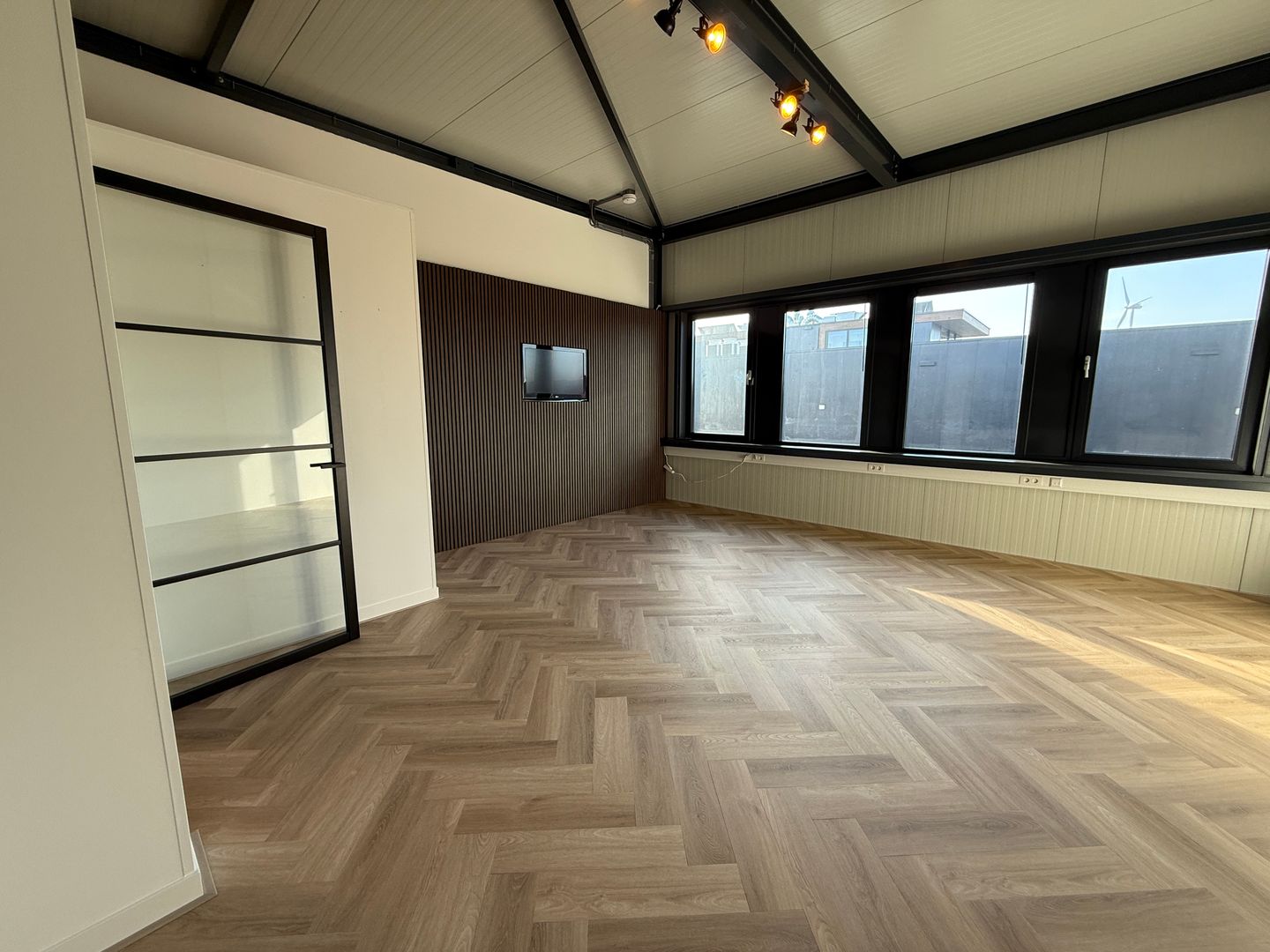 Bekijk foto 4 van Pakketboot 26