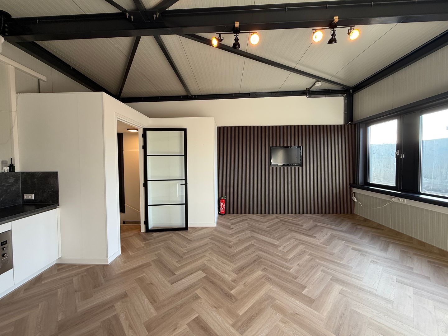 Bekijk foto 5 van Pakketboot 26