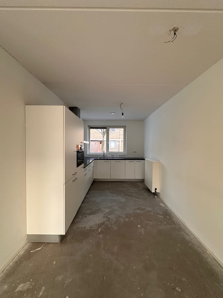 Photo 5 of Van Oortstraat 8