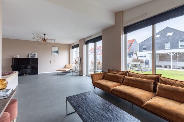 Photo 3 of Buitenkruier 64