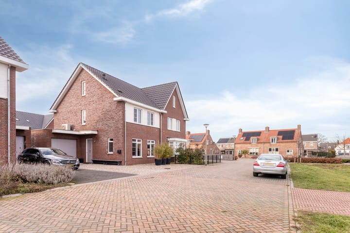 Foto 34 van Pastoor van Tielstraat 66