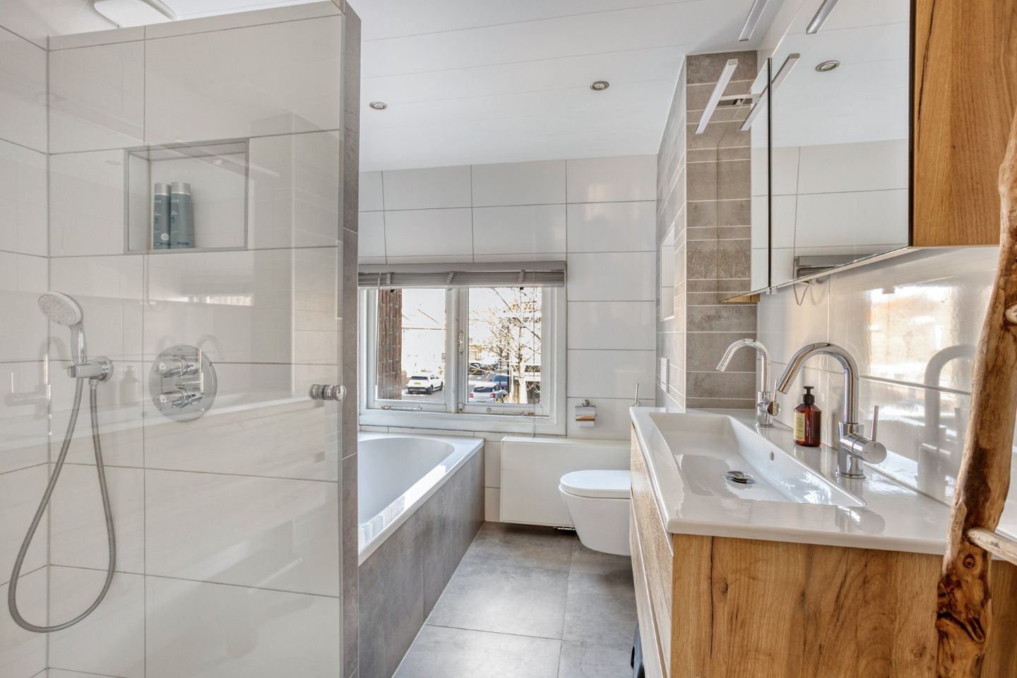 Photo 34 of Apeldoornsestraat 13