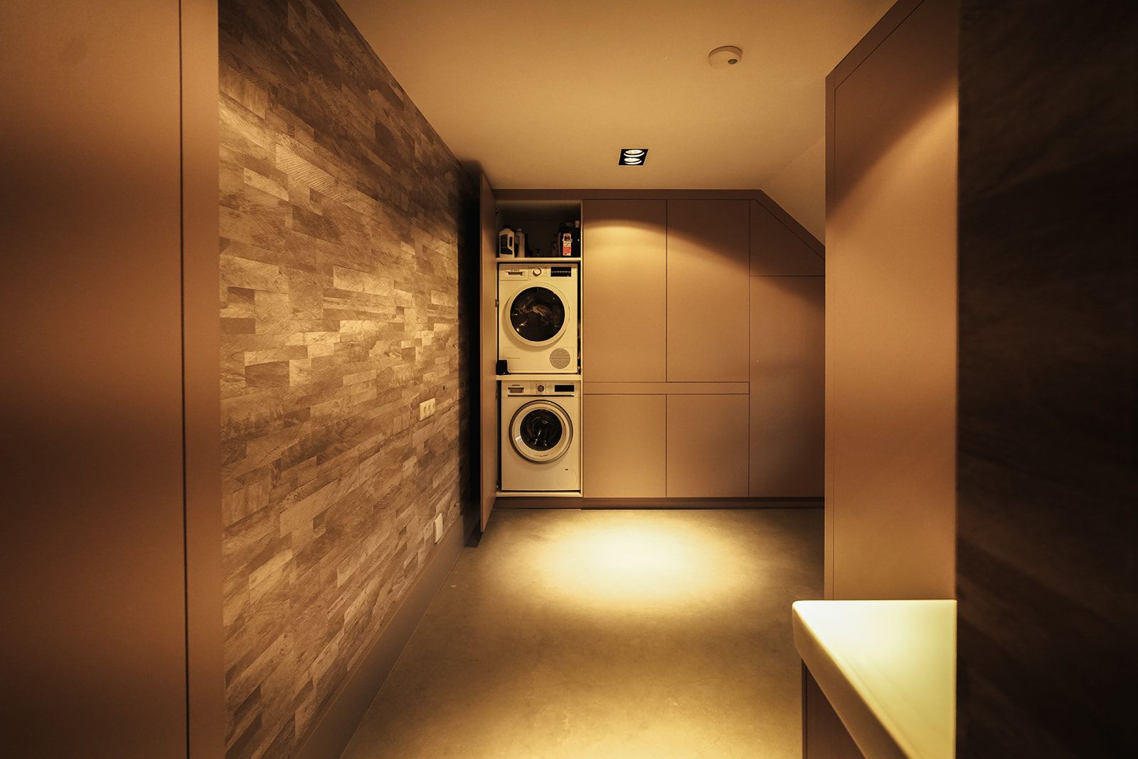 Photo 21 of Renswoudseweg 8