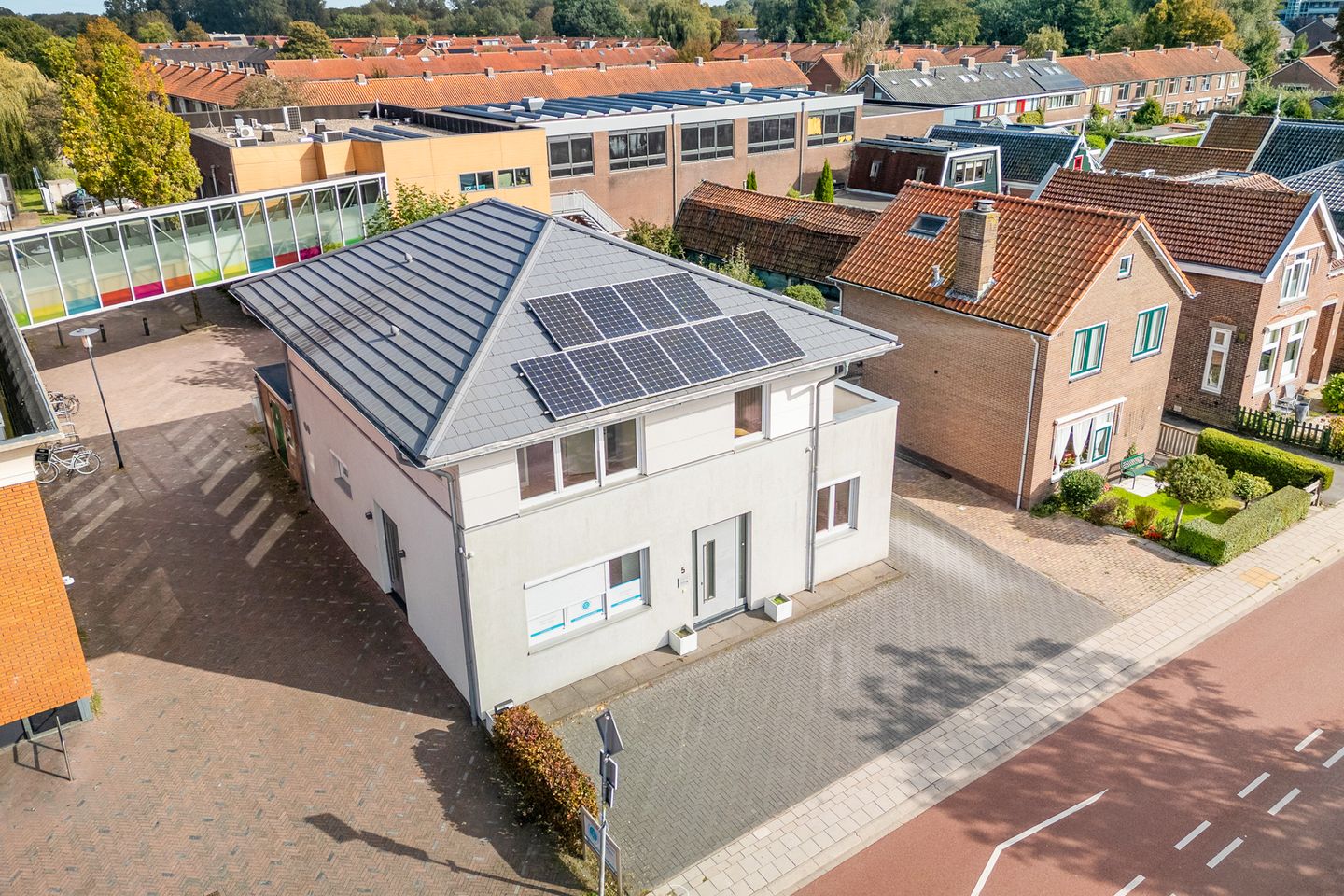 View photo 4 of Zuideinde 5