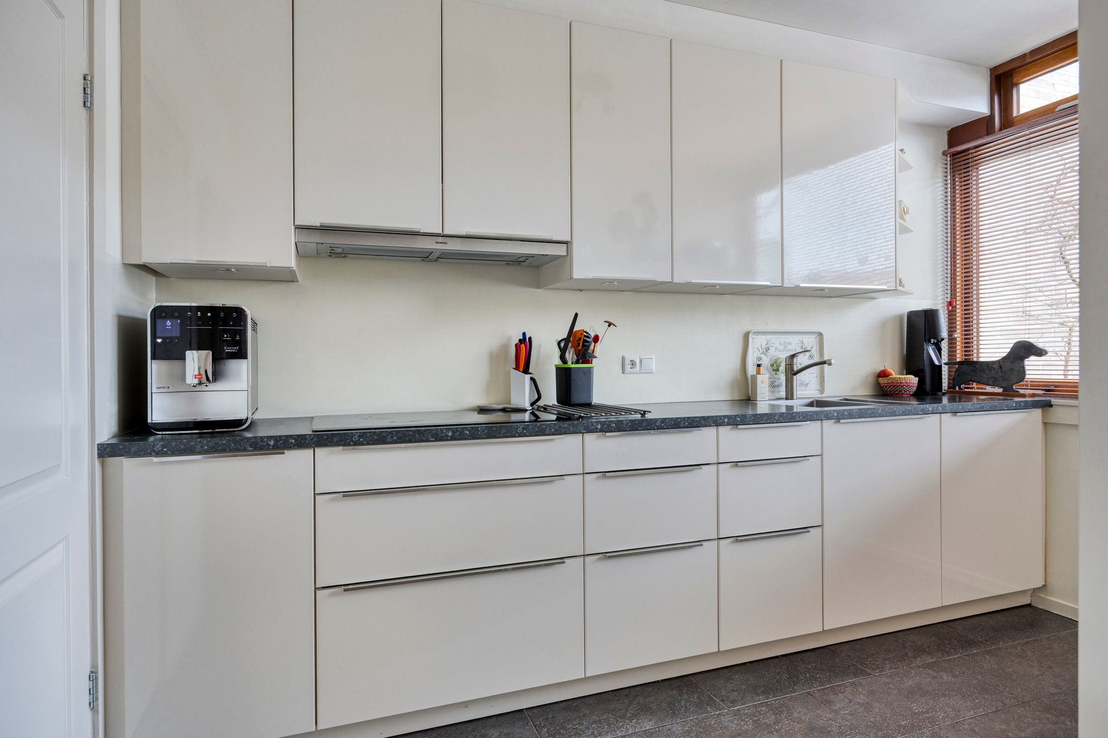 Photo 9 of Vernhoutstraat 5