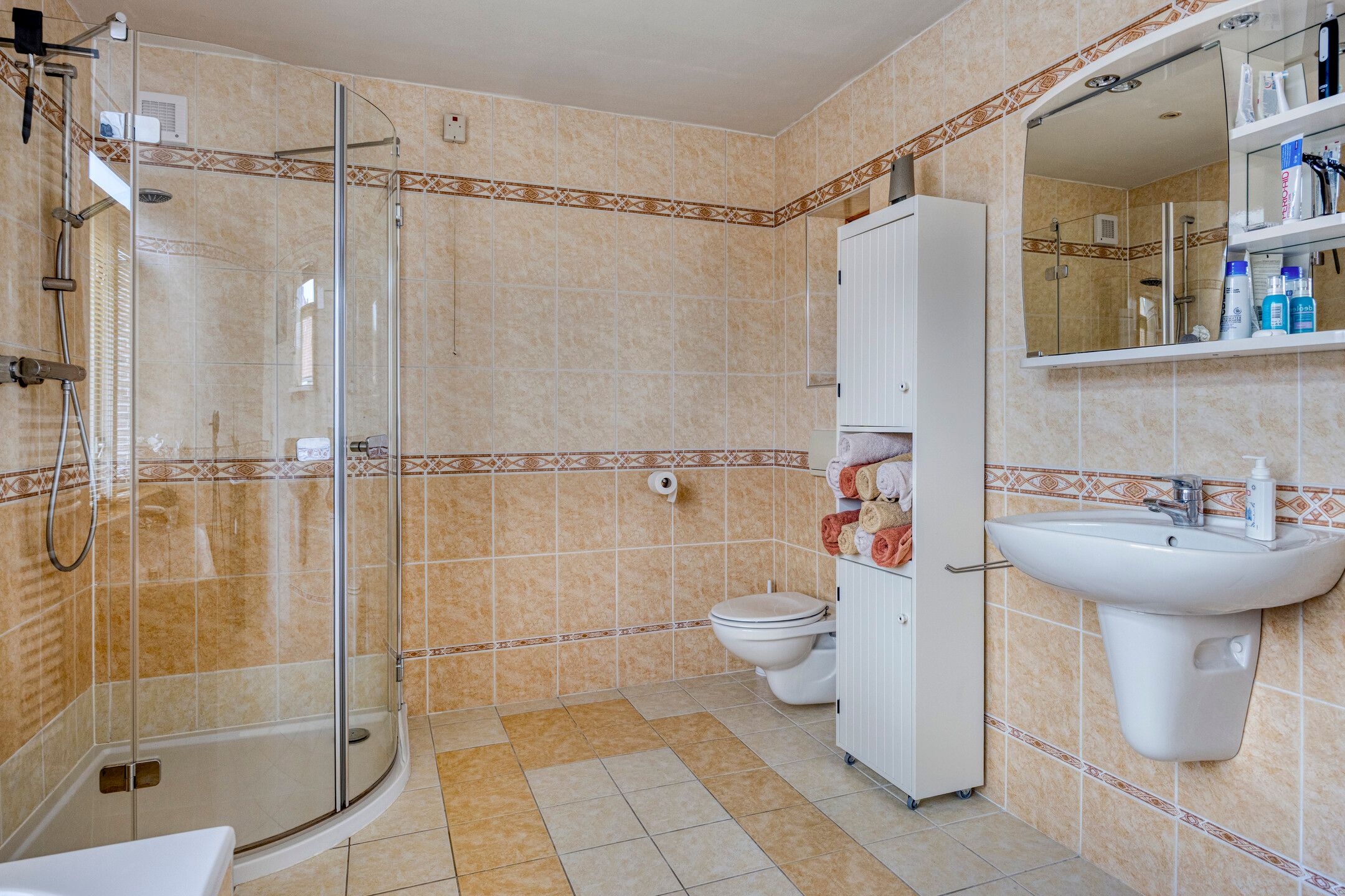 Photo 21 of Vernhoutstraat 5