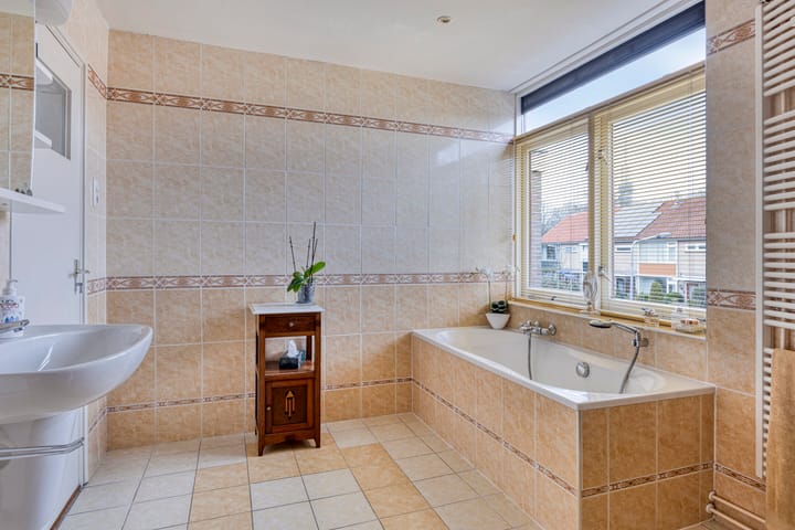 Photo 22 of Vernhoutstraat 5