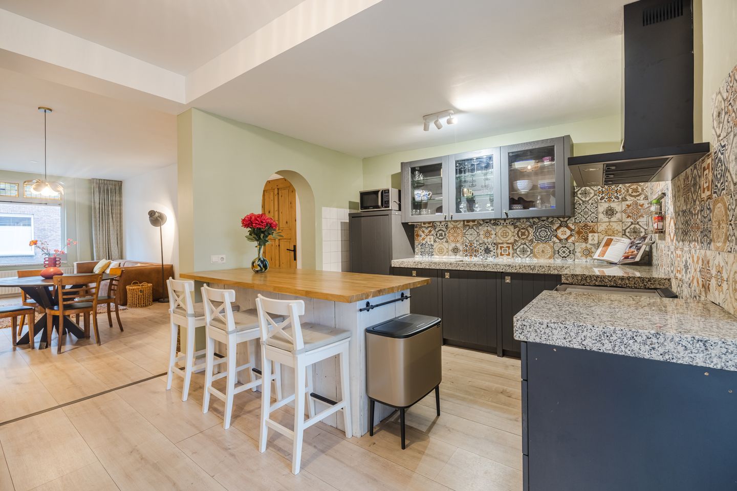 Photo 14 of Borneostraat 7