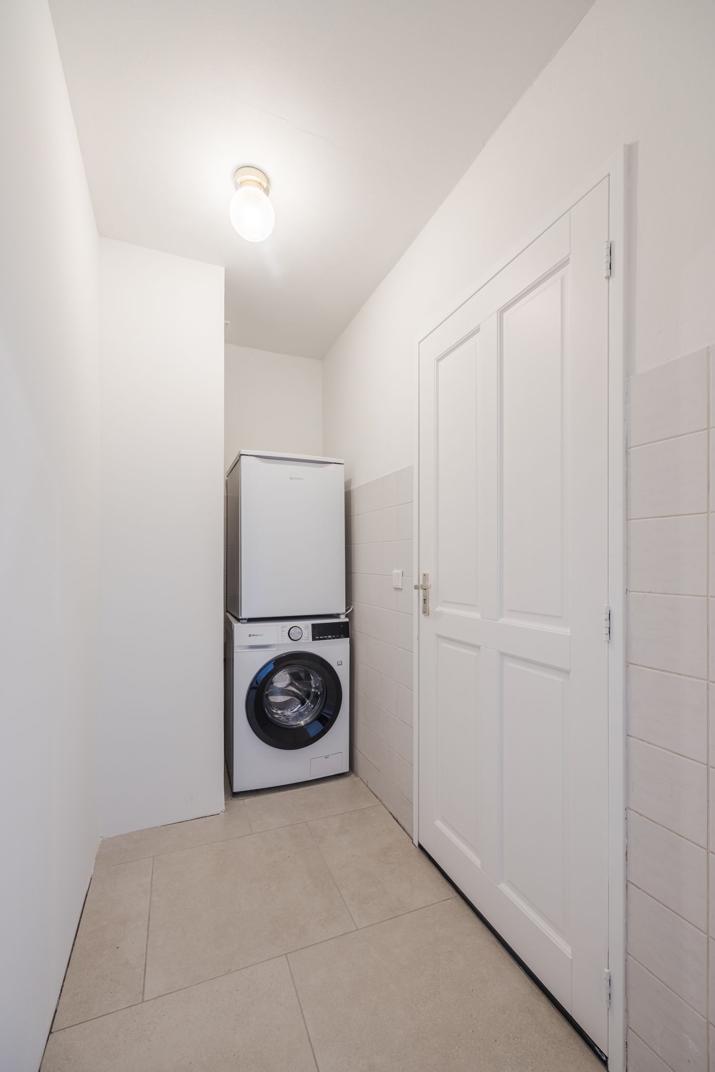 Photo 21 of Borneostraat 7